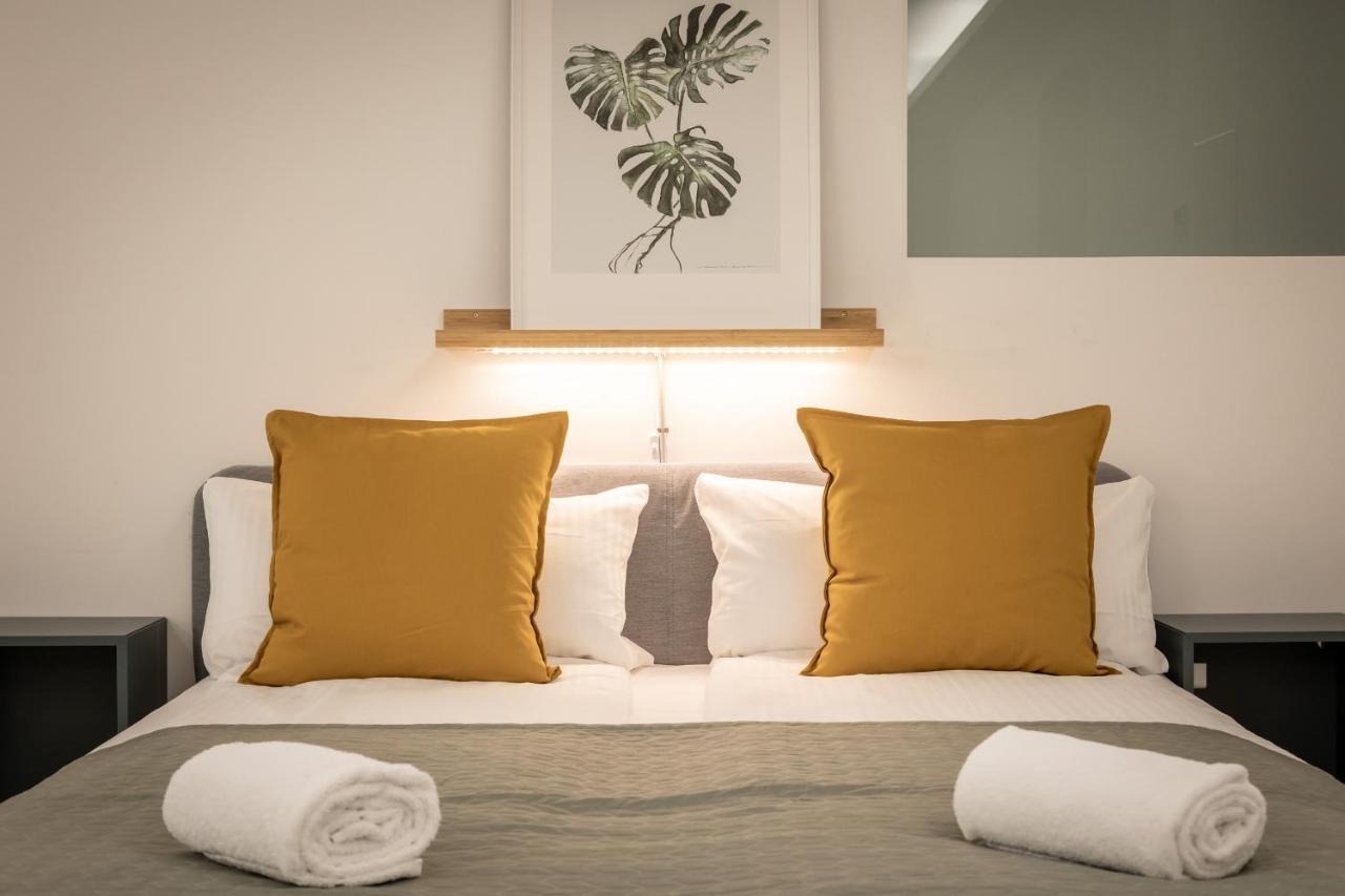 Spacious In Hemholtzkiez Prenzlauer Berg For 8 People *