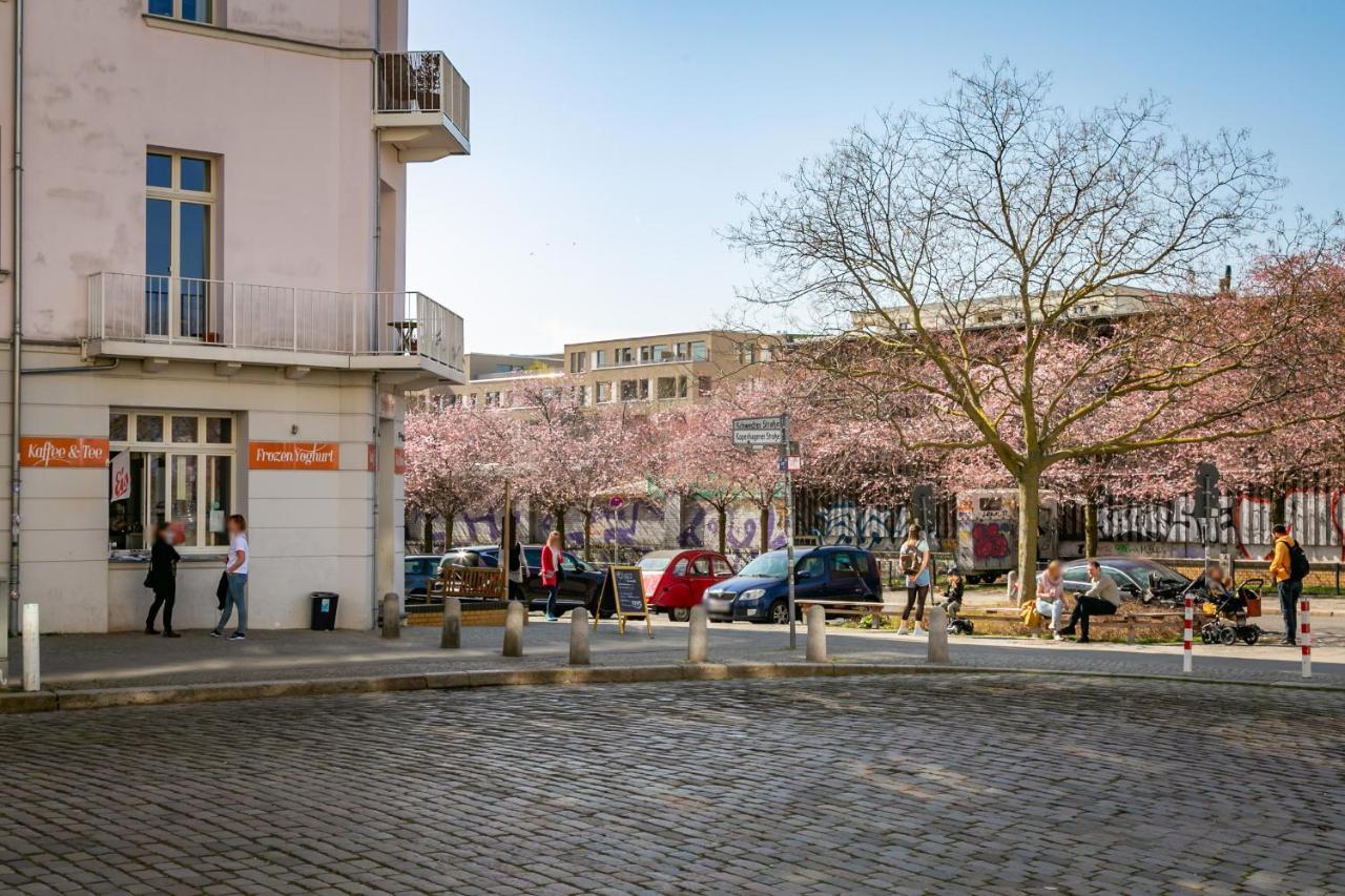 Spacious In Hemholtzkiez Prenzlauer Berg For 8 People * Berlin